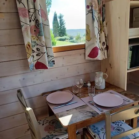 Hébergement de vacances Roulotte Du Touton Avec Jacuzzi *