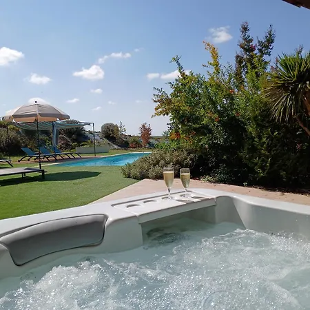 Hébergement de vacances Roulotte Du Touton Avec Jacuzzi